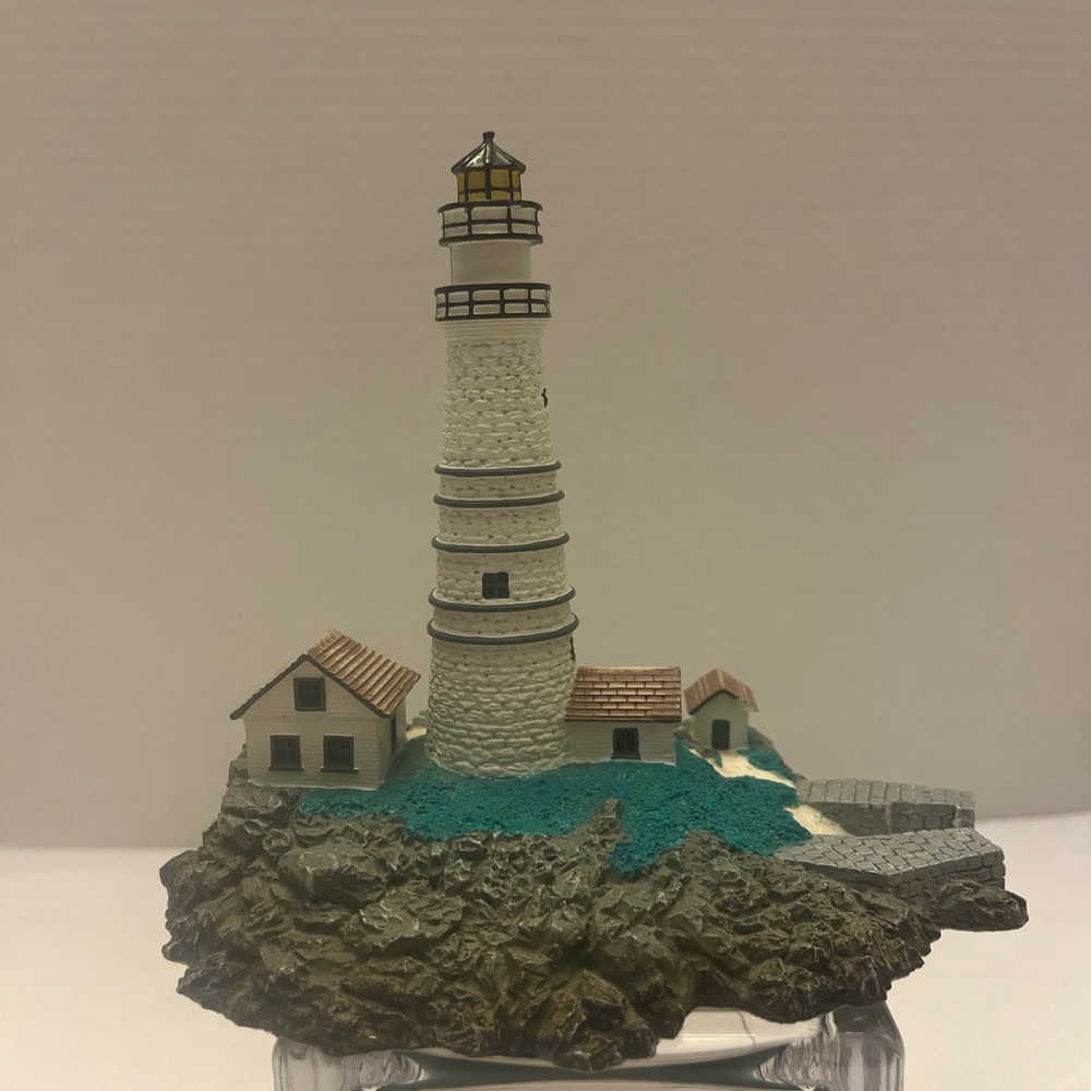 Boston Light Lighthouse Danbury Mint 1992 Historic American Series Sculptures